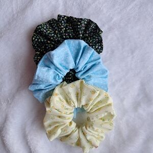 Floral Scrunchie Set